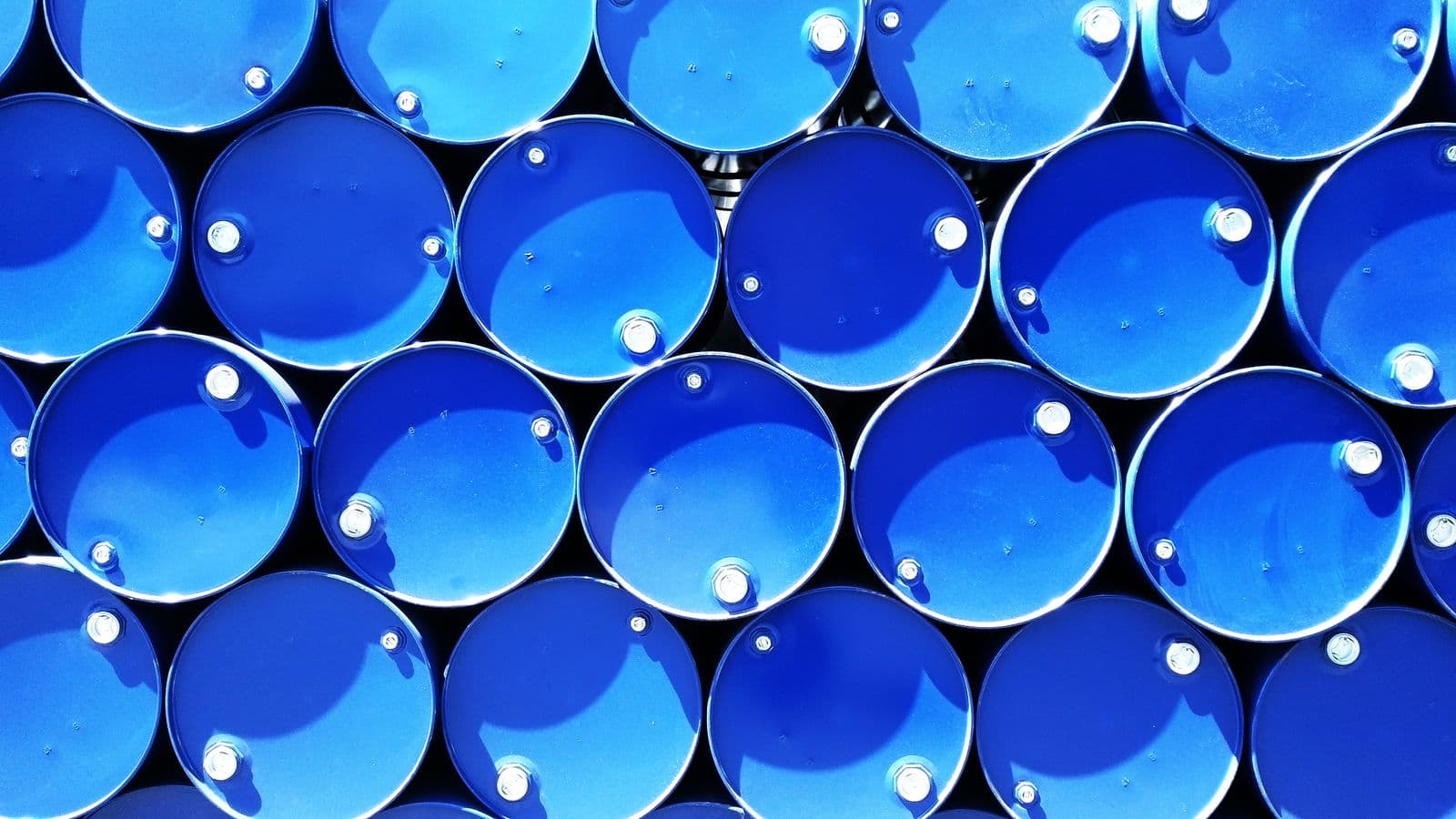 Stacked lubricant drums
